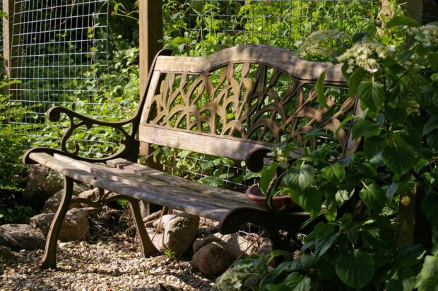 avantages d'un salon de jardin en bois